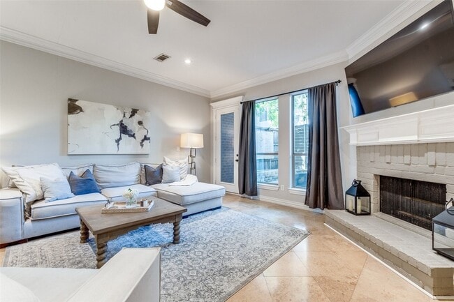 Photo - 2608 N Garrett Ave Unidad B