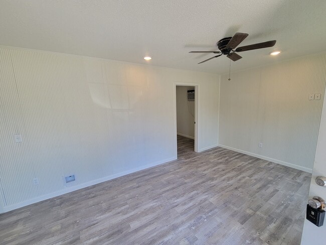 Photo - 142 Allen St