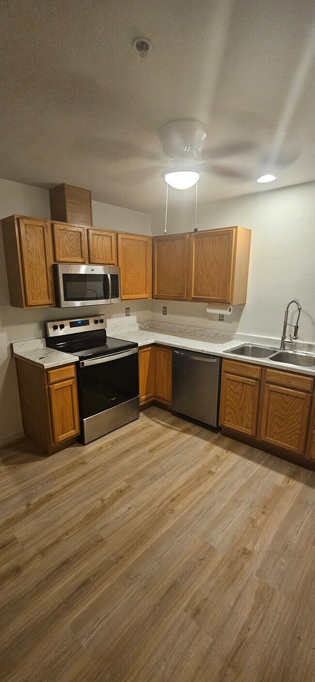 Cocina - 5636 E 26th St Unidad 2