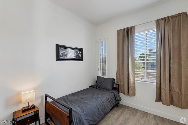 Building Photo - 9156 Sapphire Point Ave Rental
