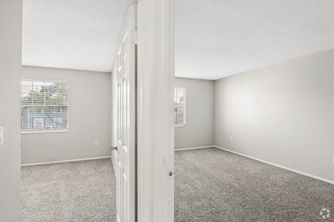 2BR, 2BA - 1,000SF - Bedrooms