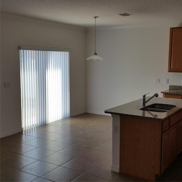 Photo - 2210 Anoka Way