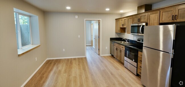 Building Photo - Baker Street Lofts Unit 105
