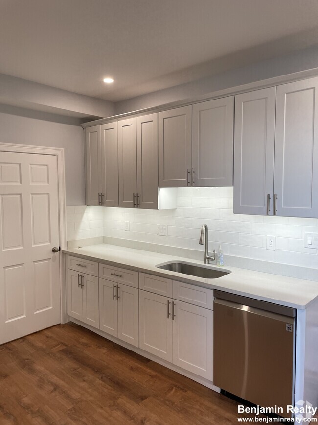 Building Photo - 3 Alton Pl Unit 2 Rental
