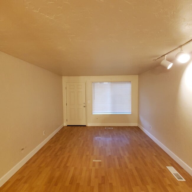 Photo - KIN - 30th Duplex Unidad 234-30th