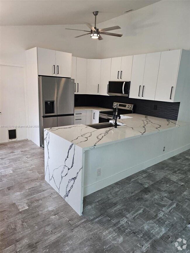 Building Photo - 15959 W Wind Cir Rental