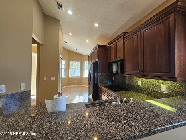 Photo - 964 Hazeltine Ct