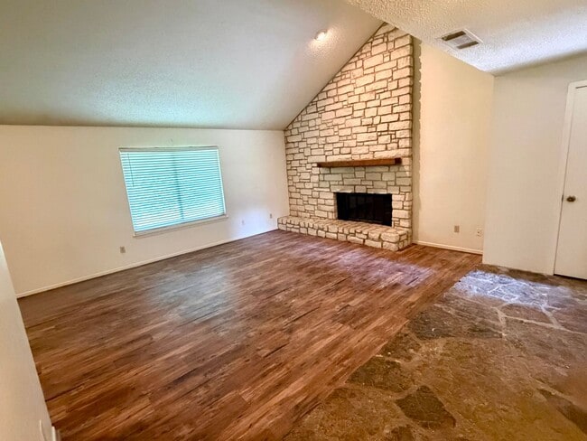 Photo - 108 Stone Canyon Ct