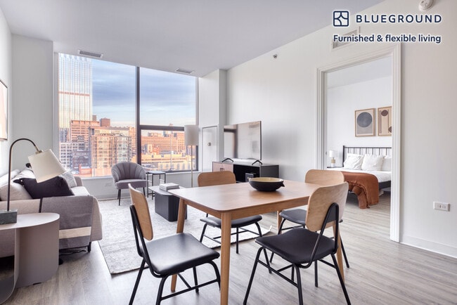 Photo - 808 W Van Buren St Unidad FL11-ID561