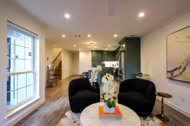 Photo - 3139 Bissonnet St