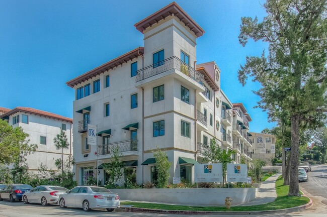 Building Exterior - Roberts Hall Apartments