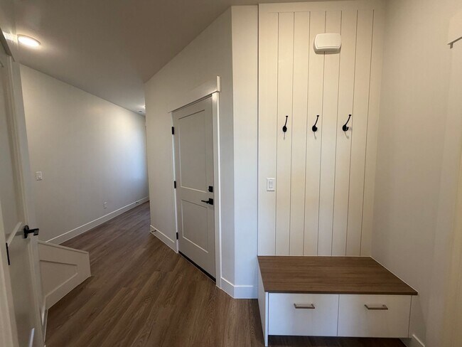 Photo - 602 Hemsworth Ln