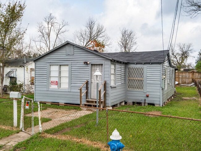 Building Photo - 4611 White Rock St Rental