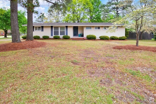 Building Photo - Gorgeous 3 Bed 2 Bath Home in Fayetteville