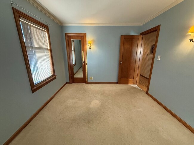 Photo - Now renting 3 bedroom House, visit our web...