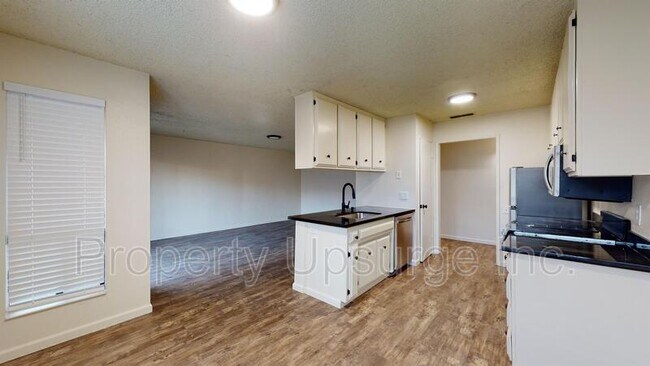 Photo - 905 Lakeside Dr Condo