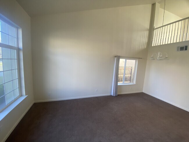 Photo - 1706 Shay Way