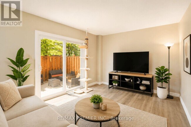 Photo - 476 Kingscourt Dr