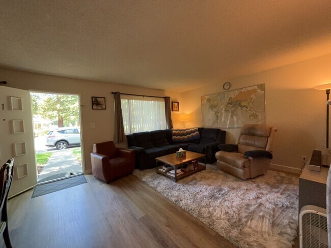 1712 Fremont Ct