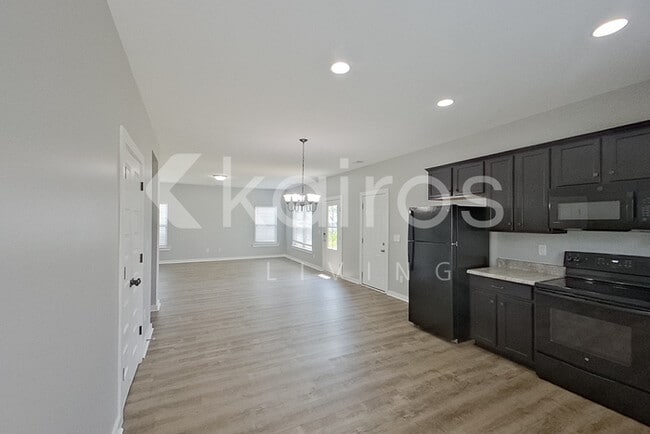 Photo - 30 HAWK LN