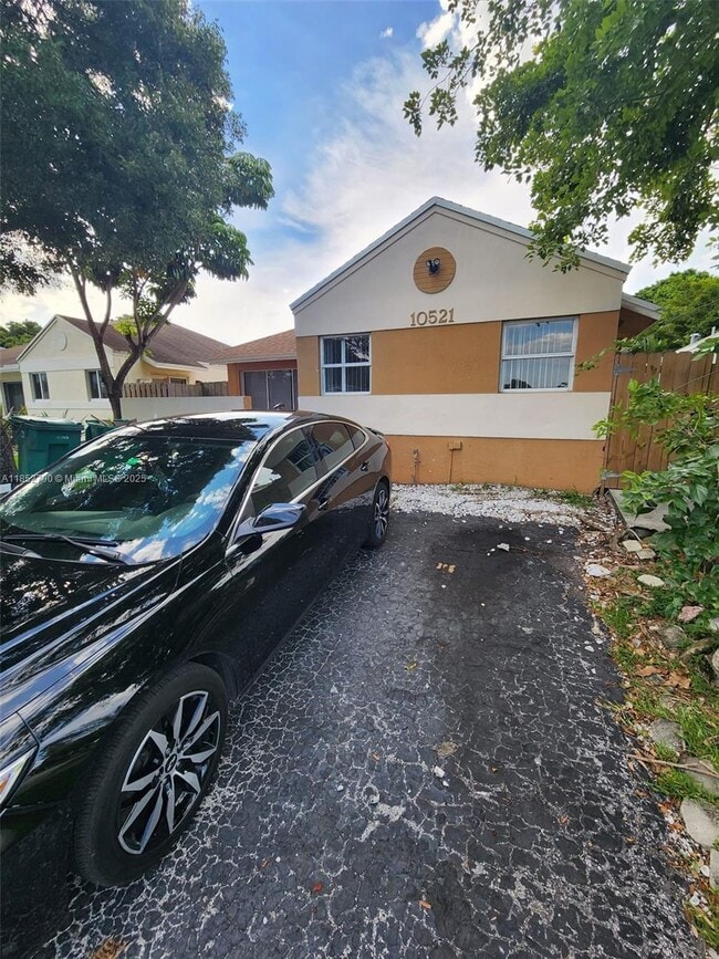 Building Photo - 10521 SW 207th St Rental