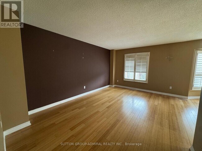 Photo - 27 Dawson Crescent