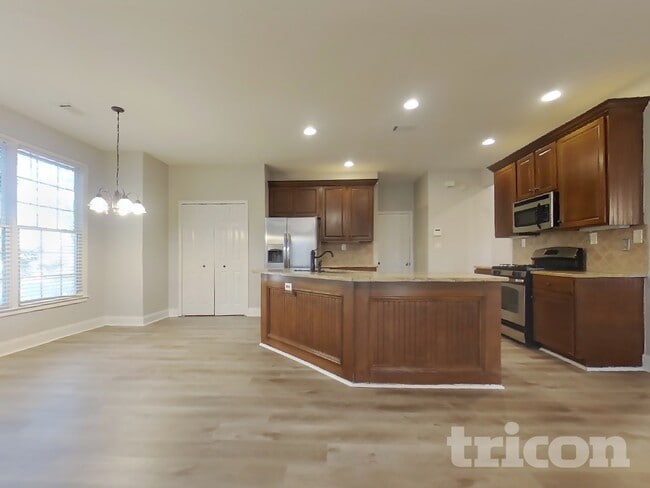 Photo - 1017 Chatsworth Ln