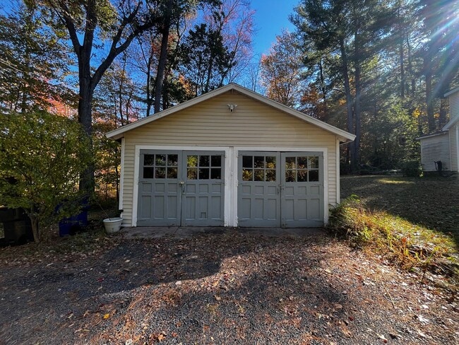 Photo - Charming 2 Bedroom Home