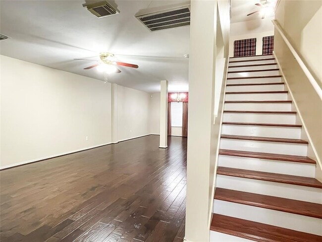 Photo - 916 Schooner Cove Ln