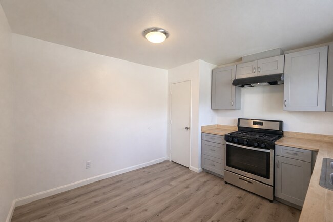 Photo - Palmdale Apartment 2 bedroom Unidad 13