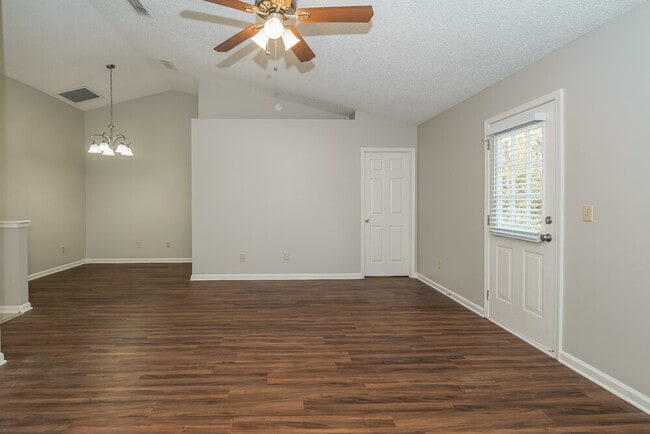 Photo - 3032 Twin Oak Dr S House