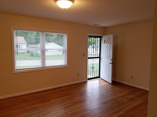 Photo - 619 Miriam Ave