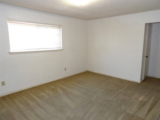 Photo - 6405 NW Oak Ave Unit A-8