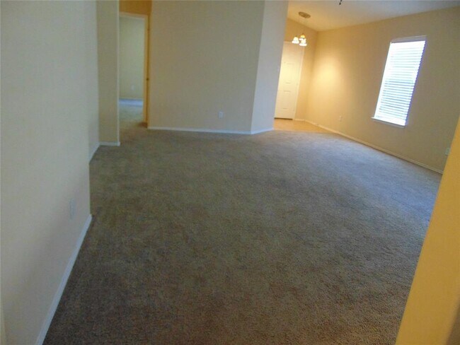 Photo - 251 Wolfberry Path