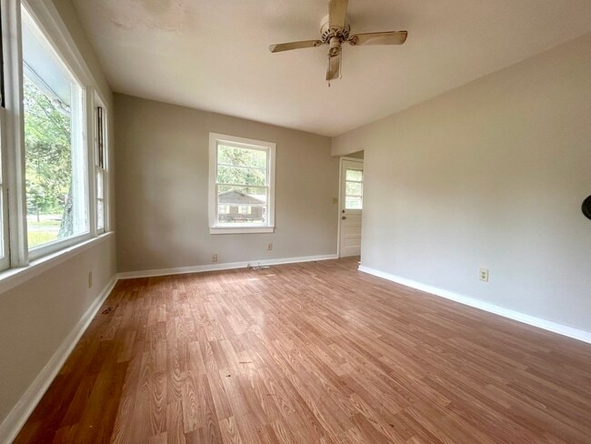 Photo - 1648 Amhurst St