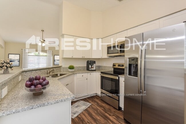 Photo - 2924 Norwick St