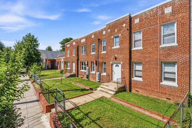 Photo - 5324 4th St NW Unit 1