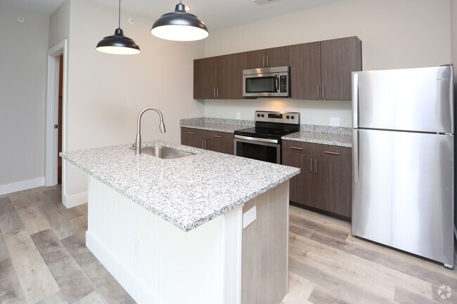 1BR, 1BA - 790 SF - Kitchen