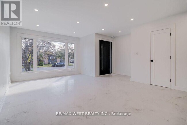 Photo - 152 Clarence St