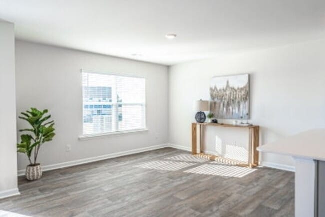 205 Maddox Dr