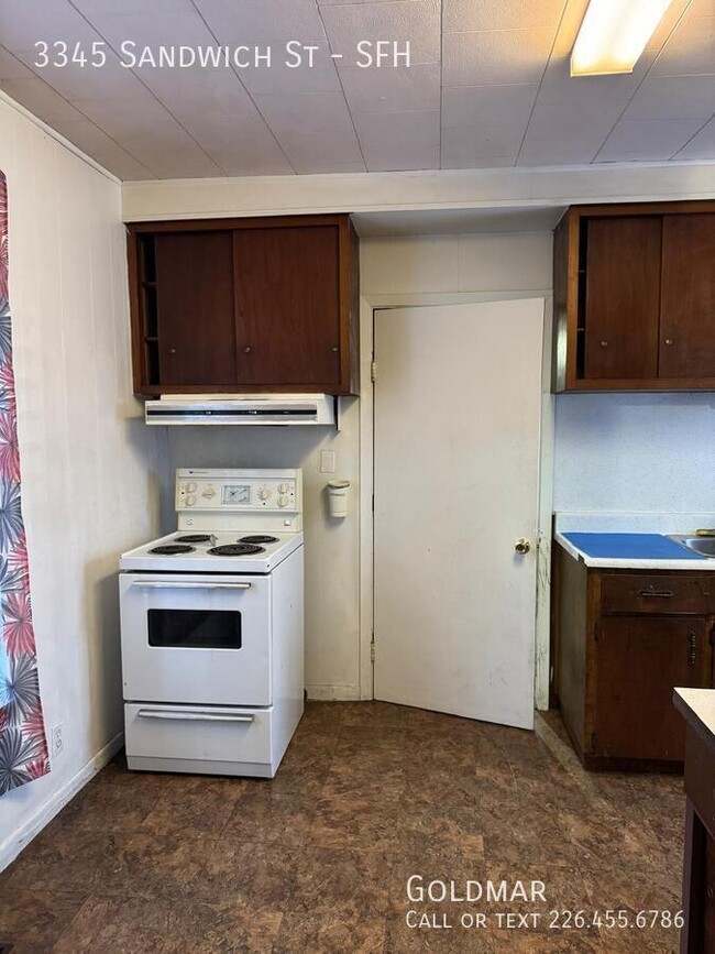 Building Photo - Cozy Single Family Home Unit SFH