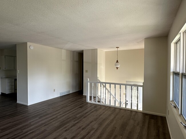 Photo - 4732 Windmill Rd