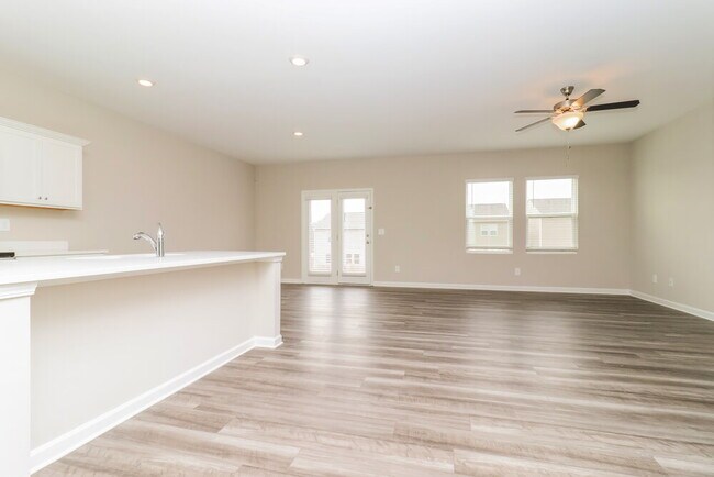 Photo - 506 Knightsbridge Ln