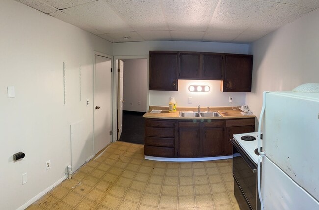 Photo - 17 Bessemer Ave Unit Apt #10