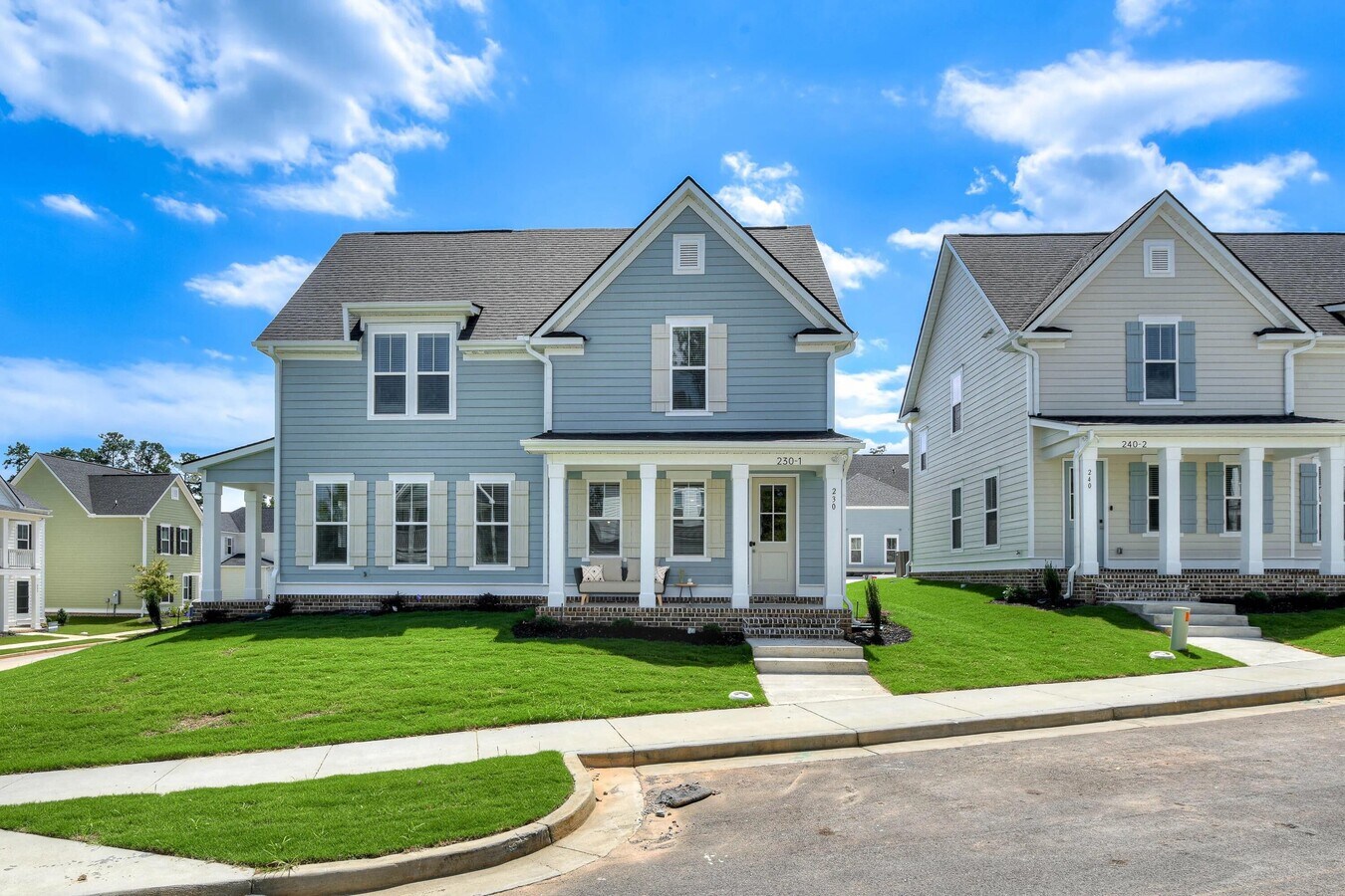 Photo - 220 Hanover Cir