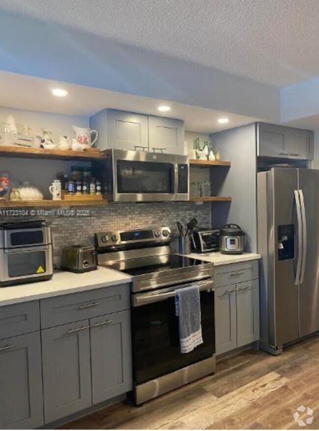 Building Photo - 1703 Andros Isle Rental