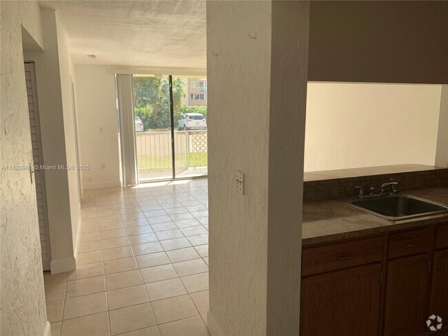 Building Photo - 8075 NW 7th St Unit 110 Rental