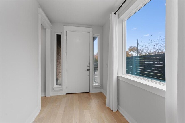 Photo - 5002 Pecan Springs Rd