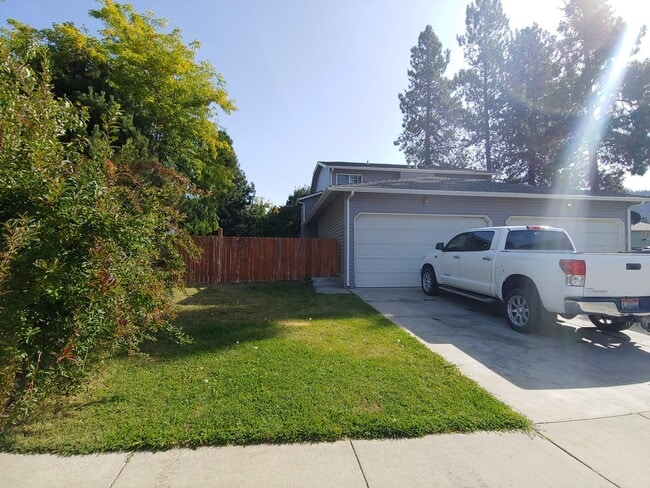 Building Photo - Remodeled Duplex - Midtown CDA Rental
