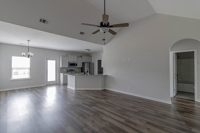 Photo - 253 Brightleaf Cir